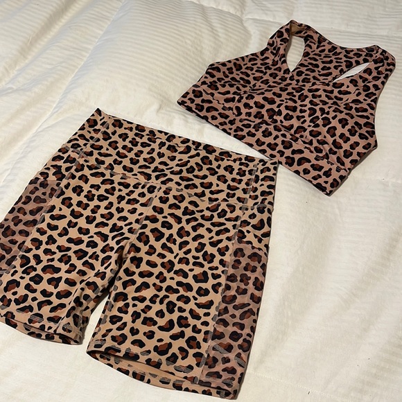 Fabletics PowerHold workout set - Picture 1 of 6